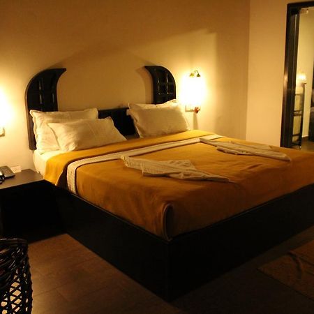 แชงกรี-ลา จังเกิล วิลเลจ รีสอร์ต Hotel Molem ภายนอก รูปภาพ